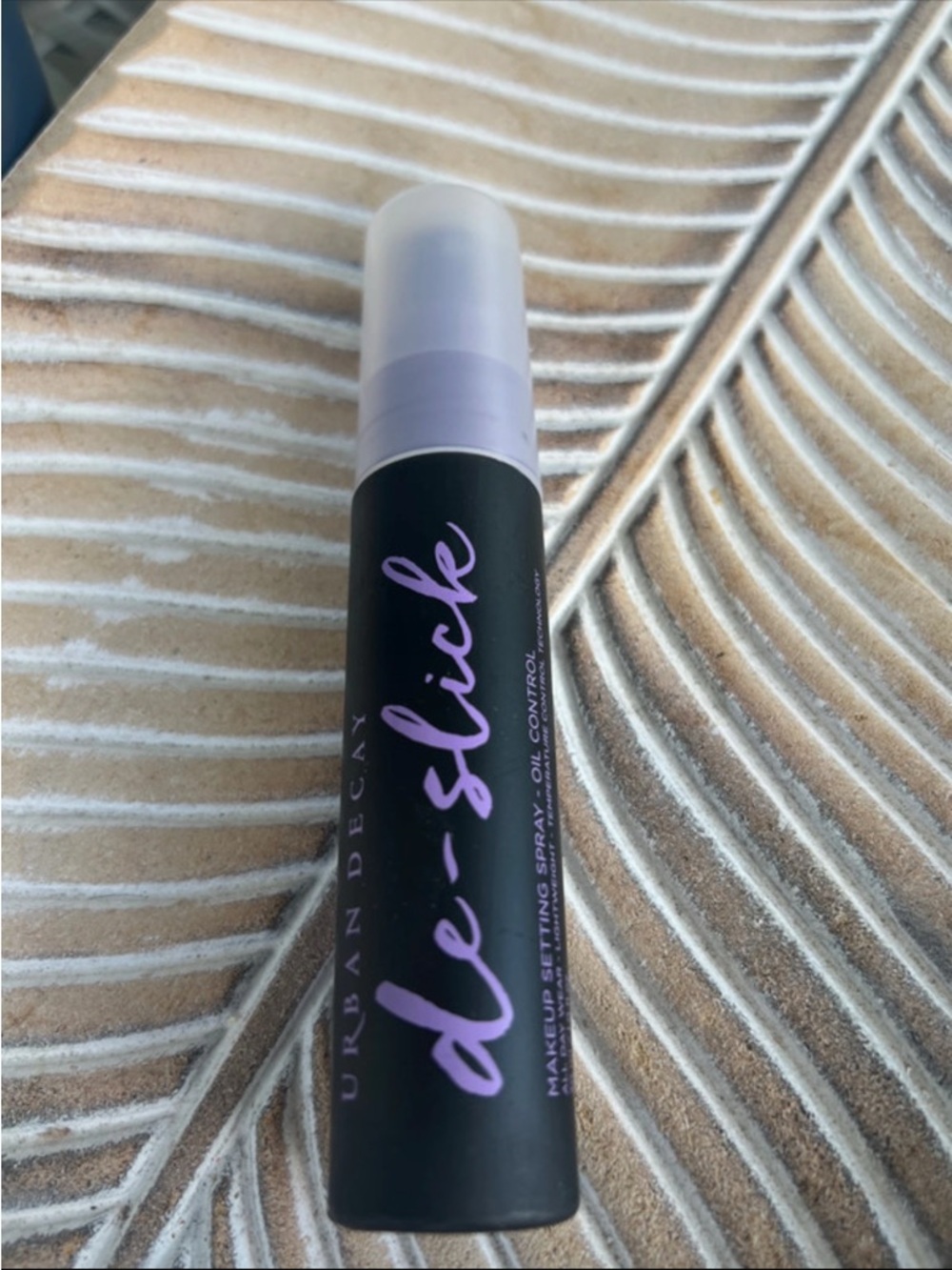 Urban Decay De-Slick Setting Spr@y
Oil Control Skindinavia NEW